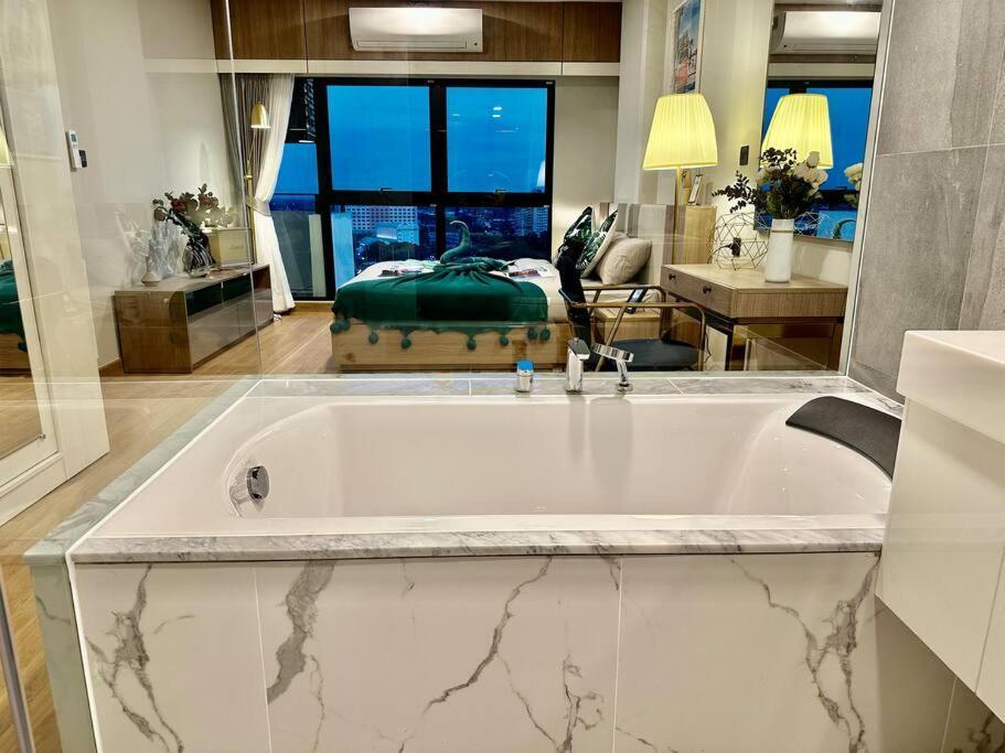 Astra Sky River High Floor,3 Bedrooms 97㎡ 山景房带浴缸 Чиангмай Экстерьер фото